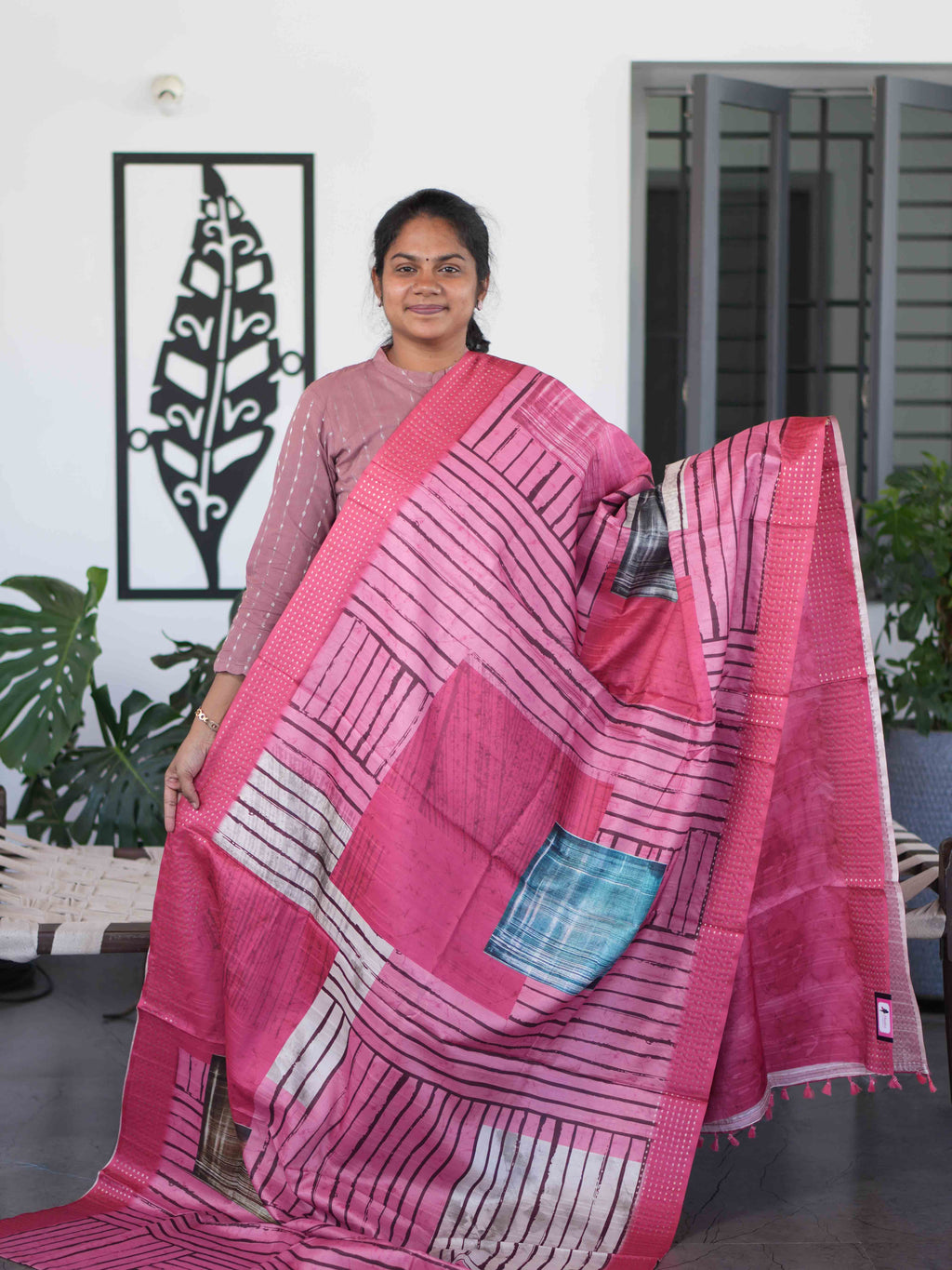 Printed Tussar Sarees Artistic Grace / SKU266 – 1