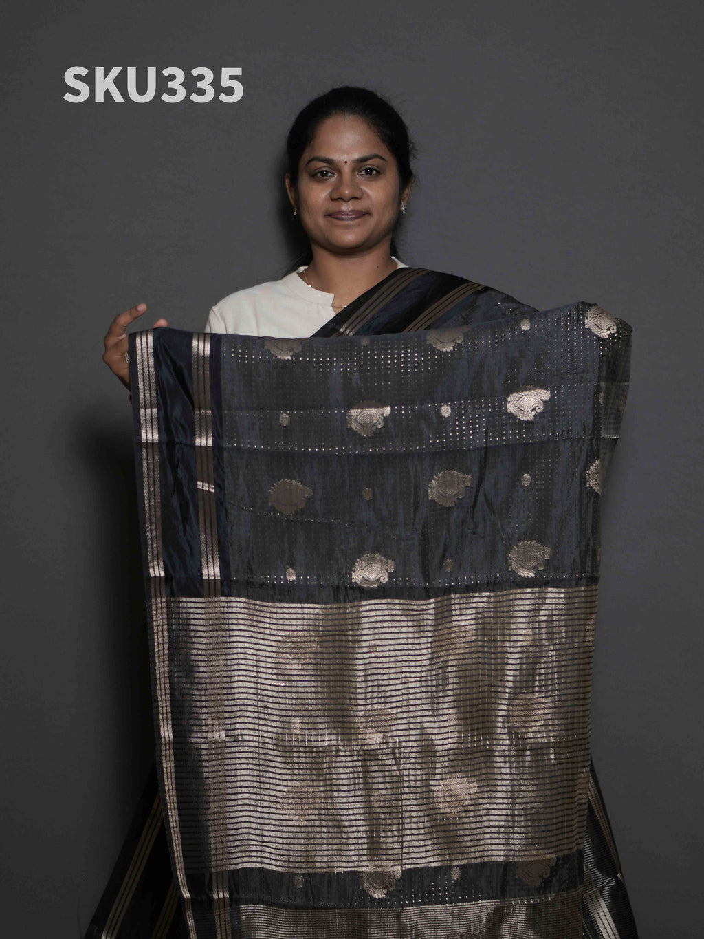 Vaira Oosi Silk Cotton Sarees Royal Grace / SKU335 – 1