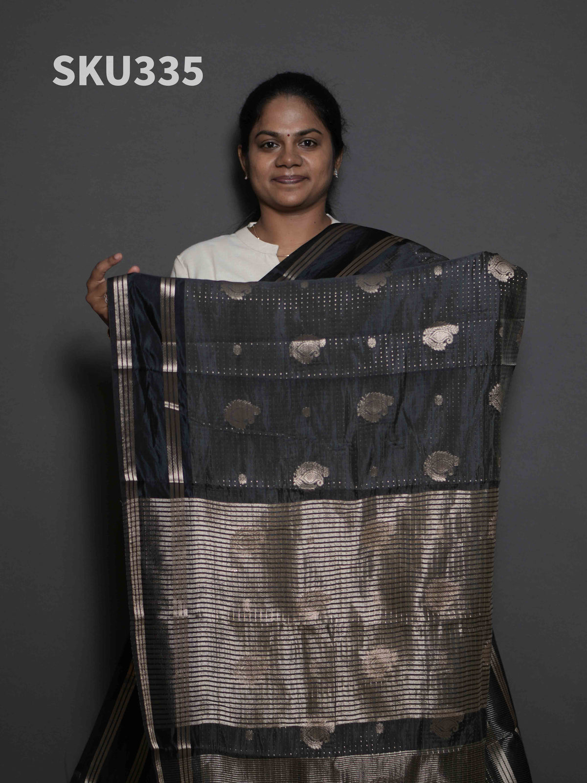 Vaira Oosi Silk Cotton Sarees Royal Grace / SKU335 – 1