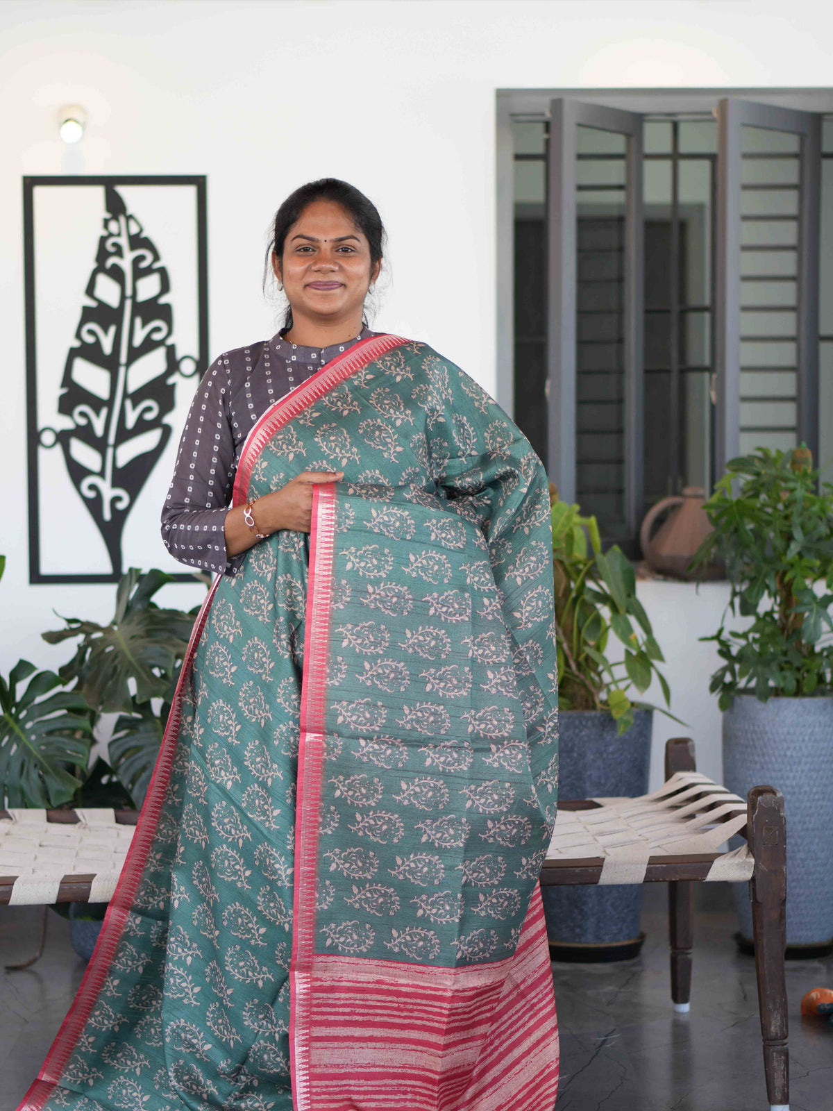 Dola Tussar Sarees Natural Grace / SKU286 – 1