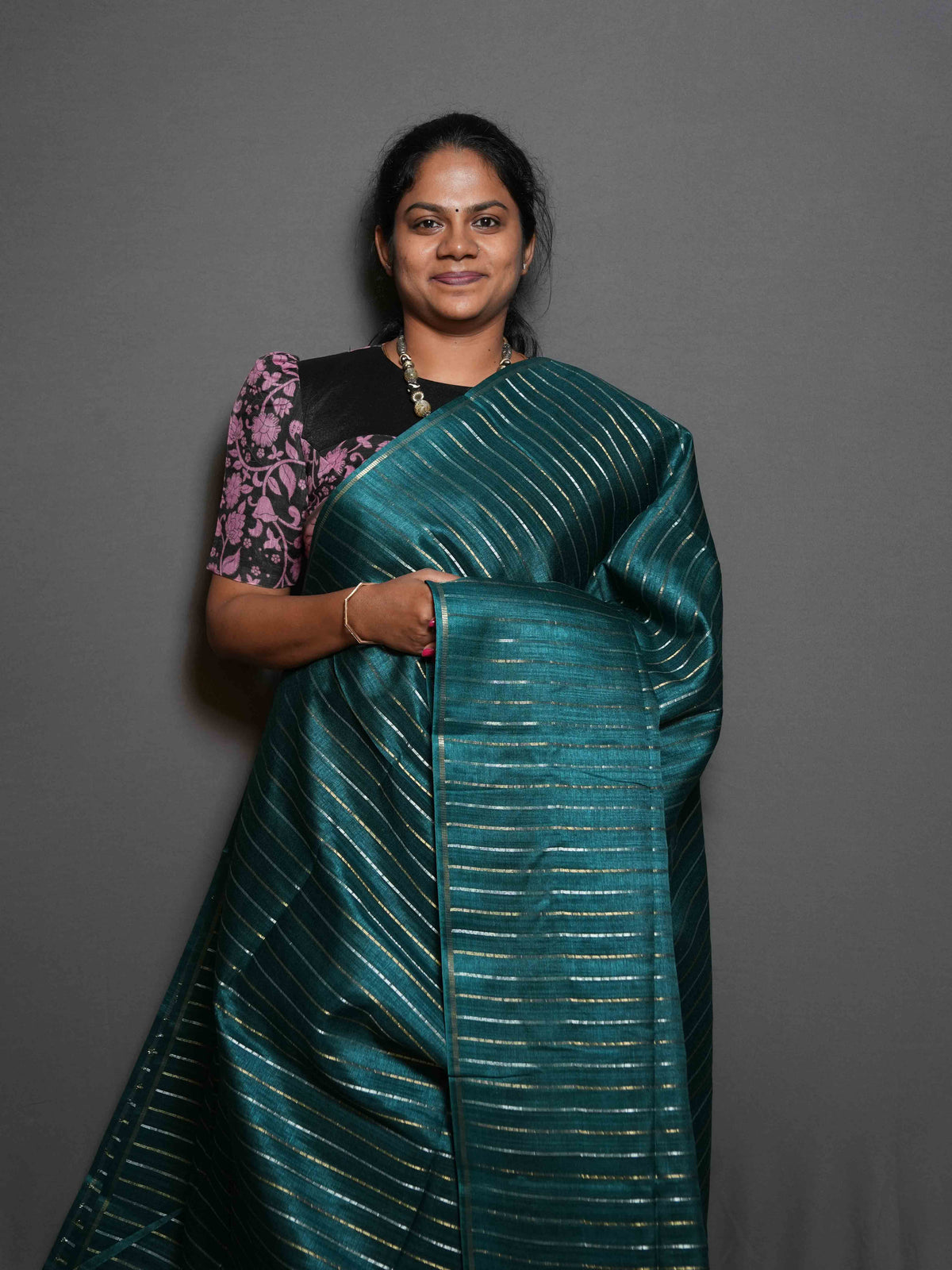 Vaira Oosi Tussar Sarees Majestic Weave / SKU299 – 5