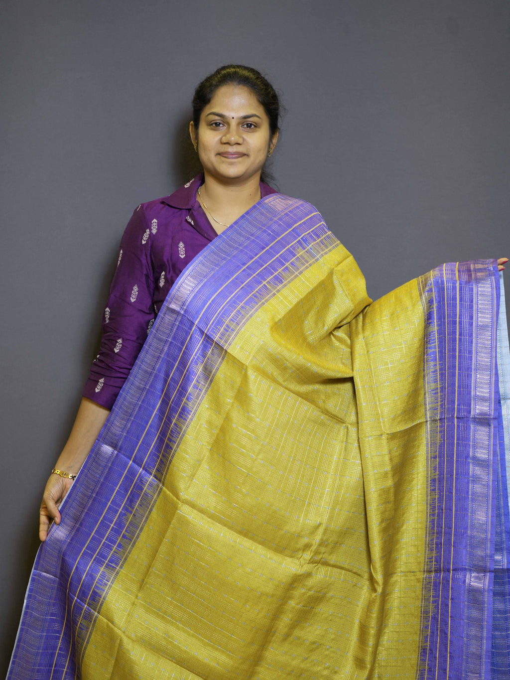 Parampara Silk Sarees Royal Charm / SKU197 – 6