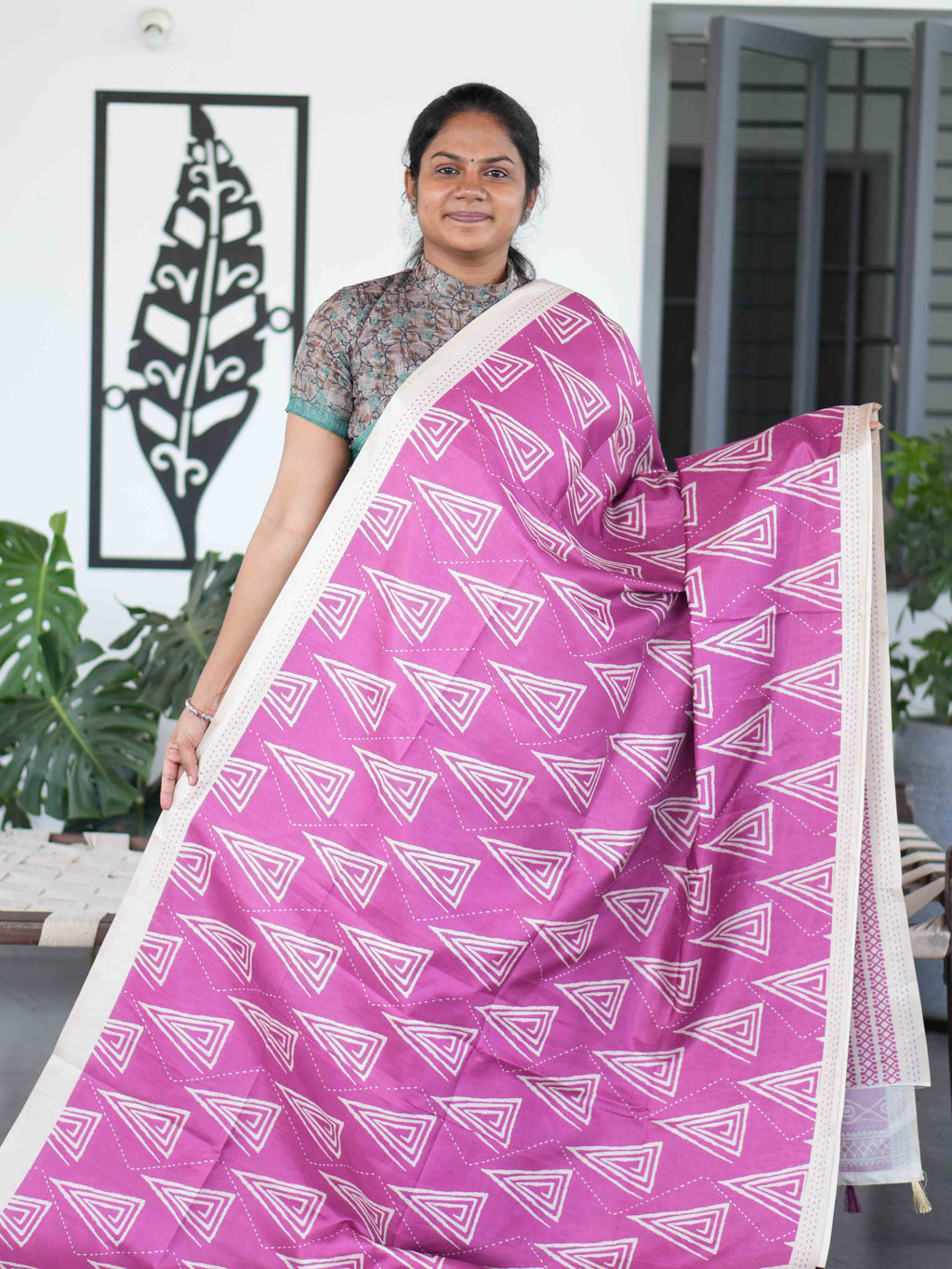 Art Printed Silk Sarees Artistic Bloom / SKU219 – 1