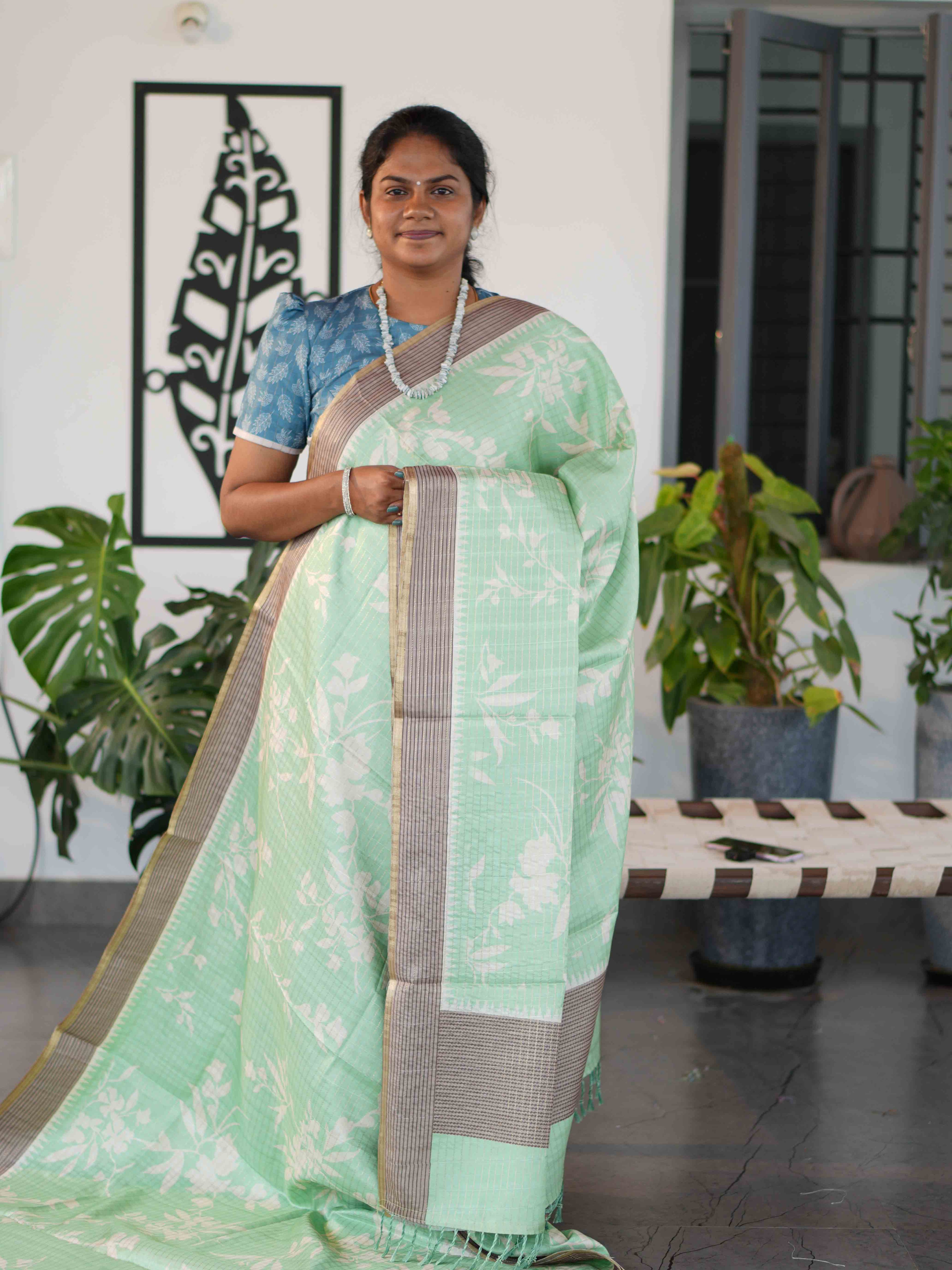 Printed Dola Tussar Sarees Vibrant Charm / SKU240 – 4