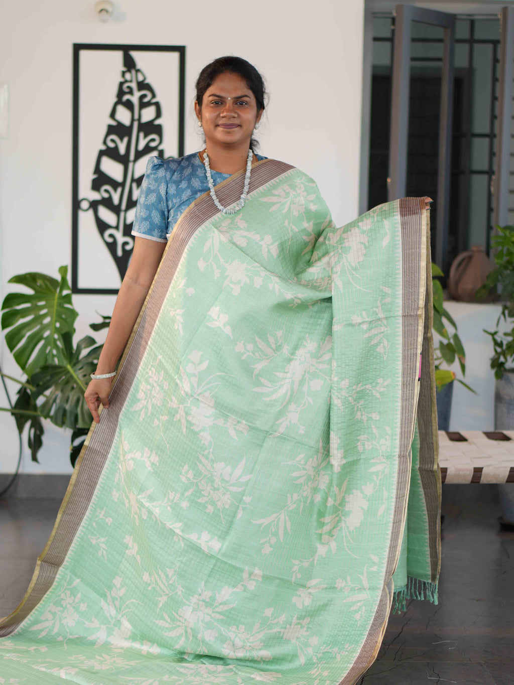 Printed Dola Tussar Sarees Vibrant Charm / SKU240 – 4