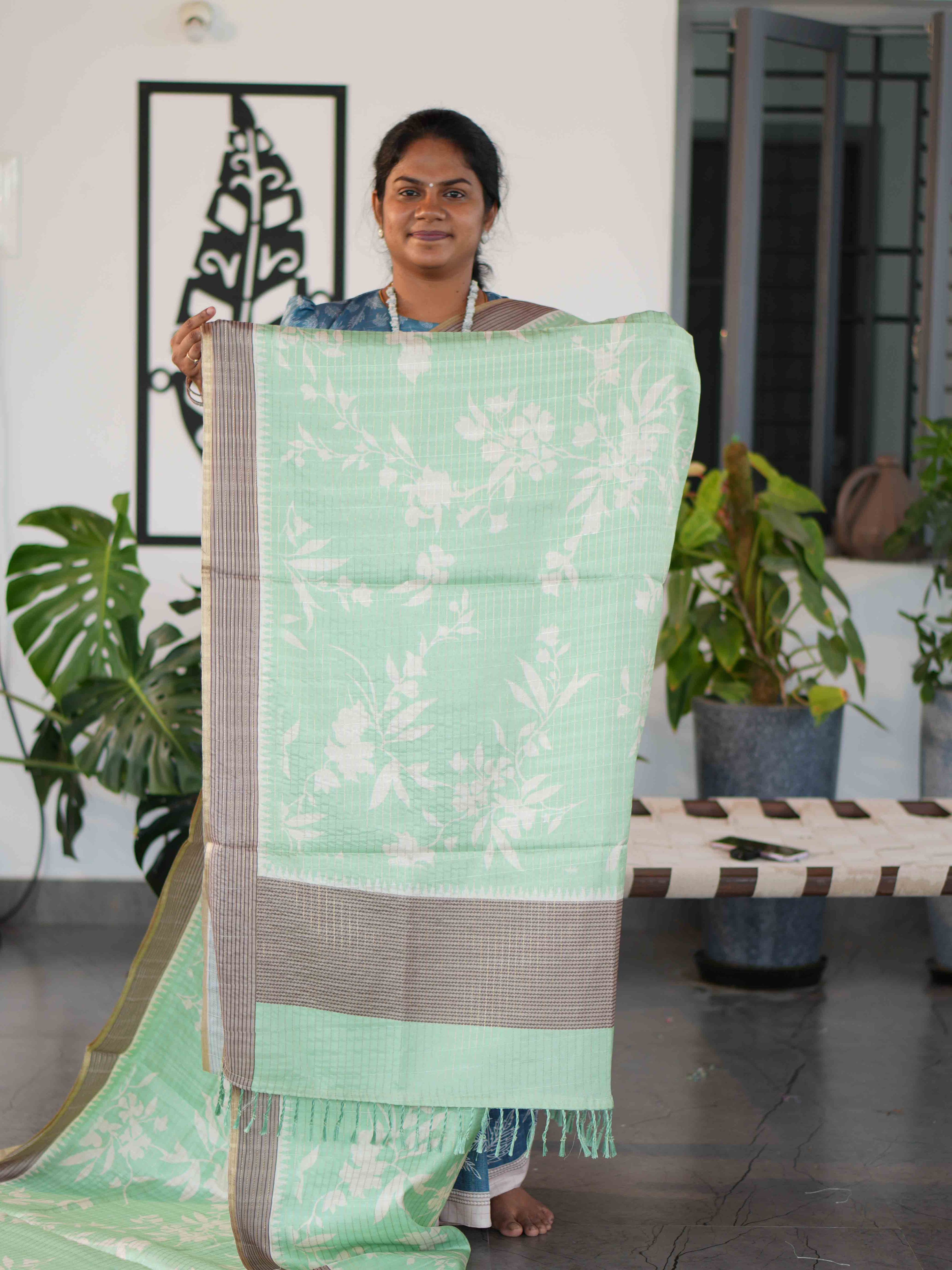 Printed Dola Tussar Sarees Vibrant Charm / SKU240 – 4
