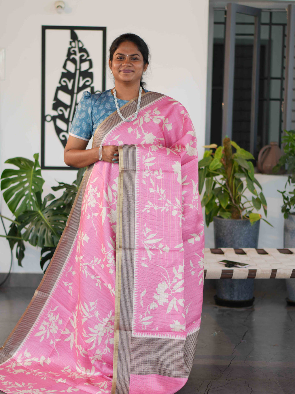 Printed Dola Tussar Sarees Classic Canvas / SKU240 – 5