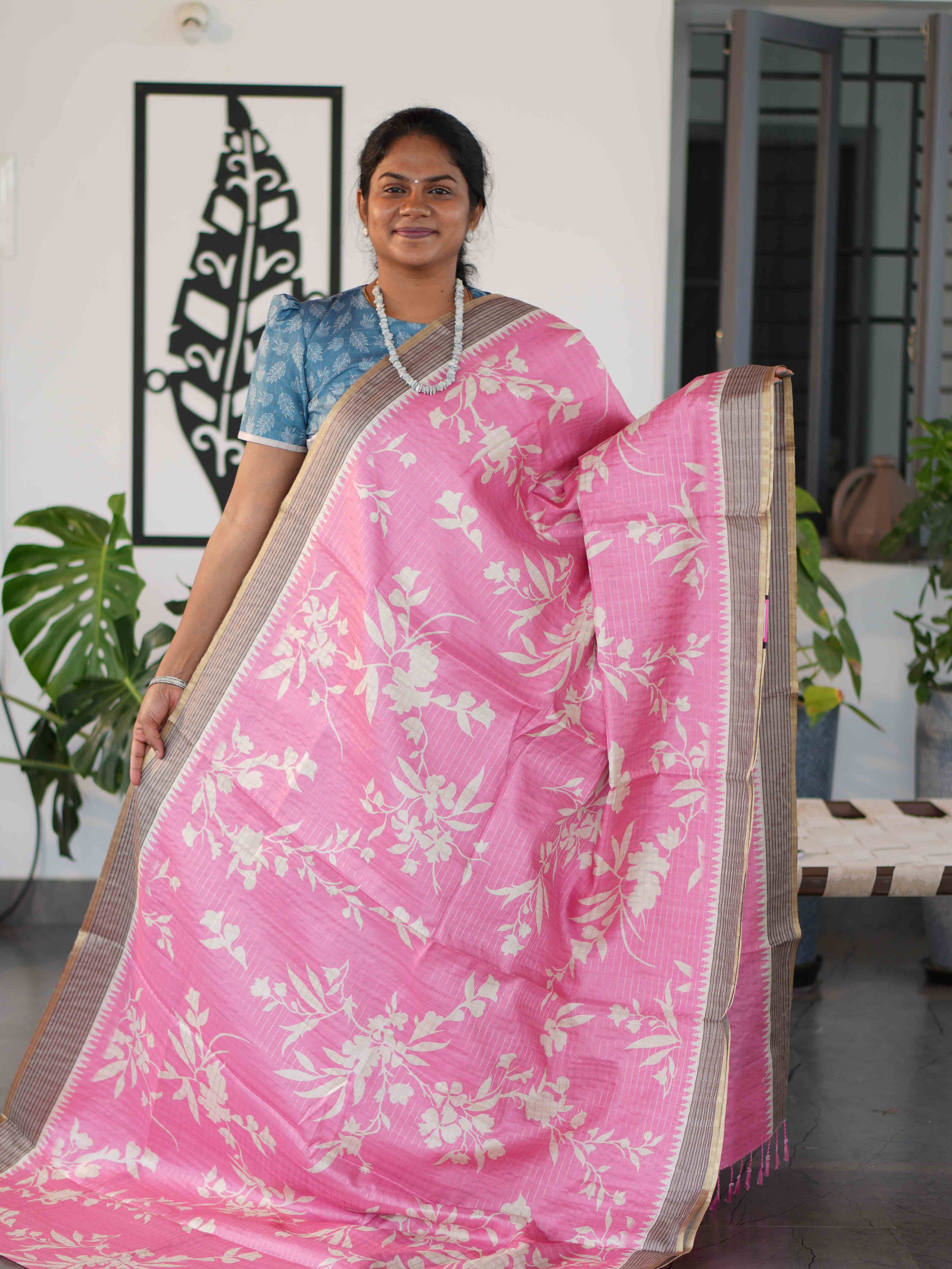 Printed Dola Tussar Sarees Classic Canvas / SKU240 – 5