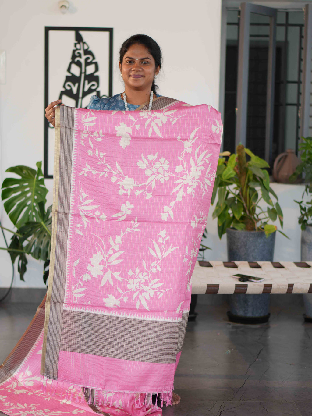 Printed Dola Tussar Sarees Classic Canvas / SKU240 – 5