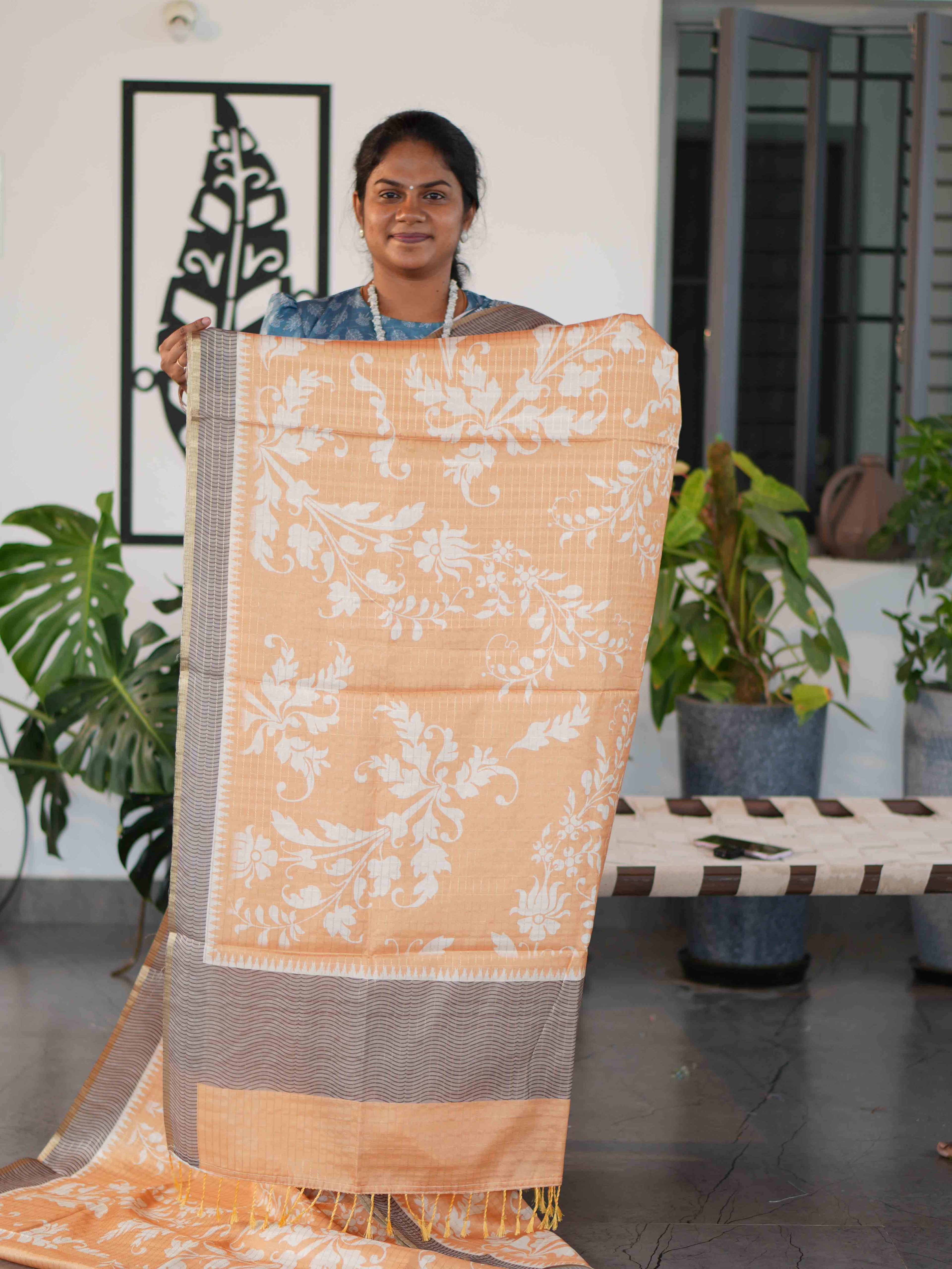Printed Dola Tussar Sarees Refined Artwork / SKU240 – 9