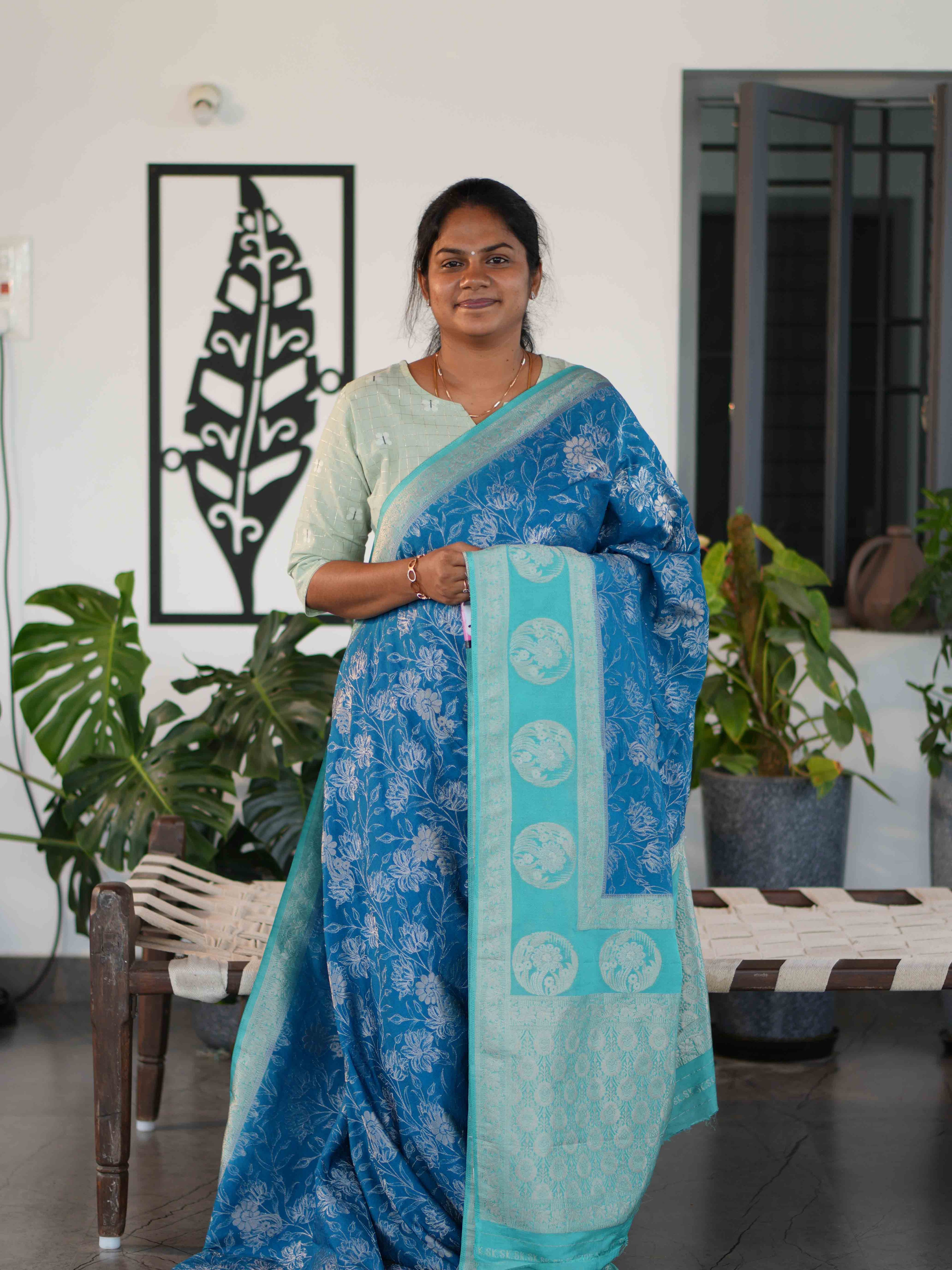 Georgette Sarees Golden Grace / SKU229 – 7