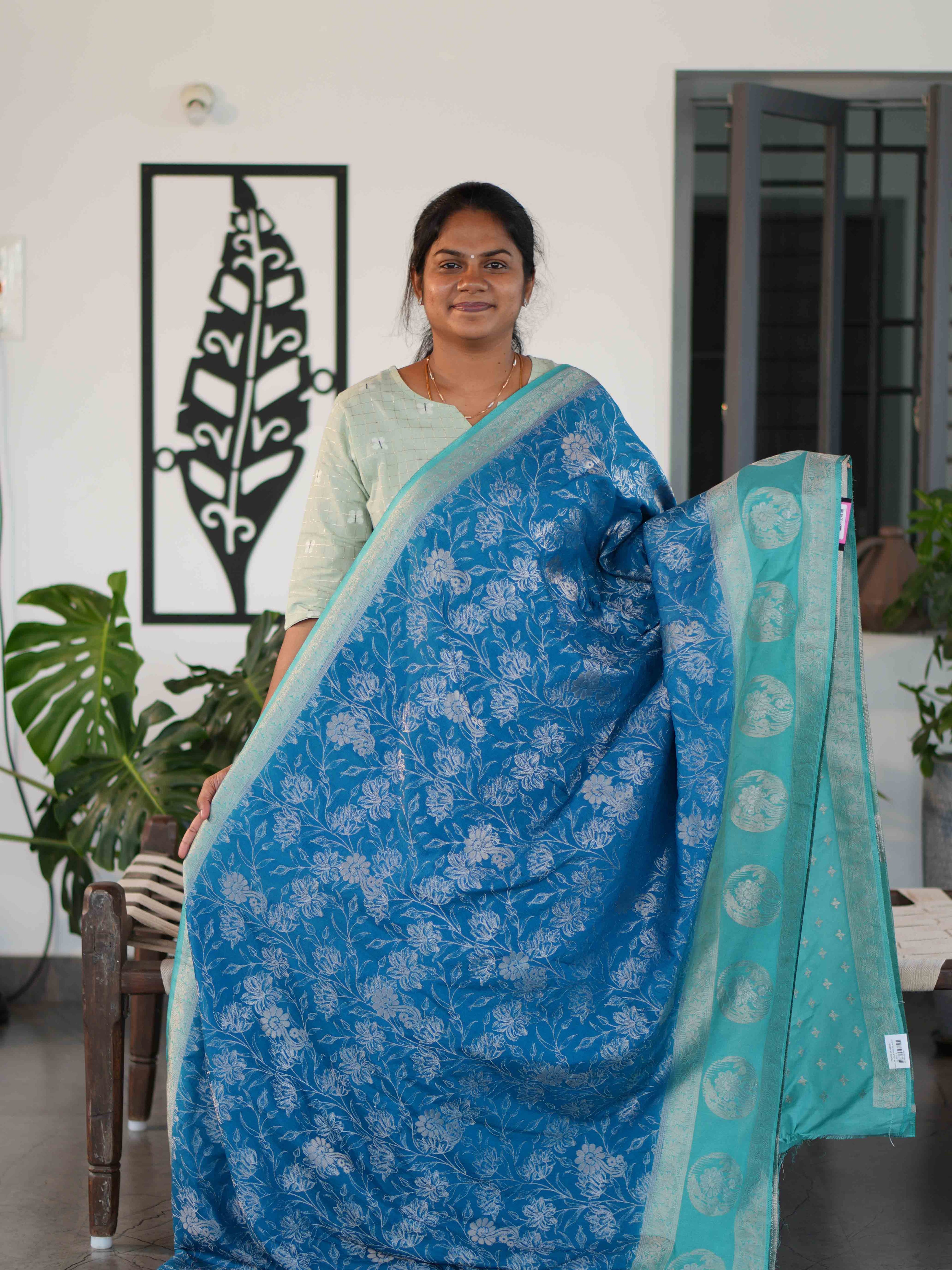 Georgette Sarees Golden Grace / SKU229 – 7