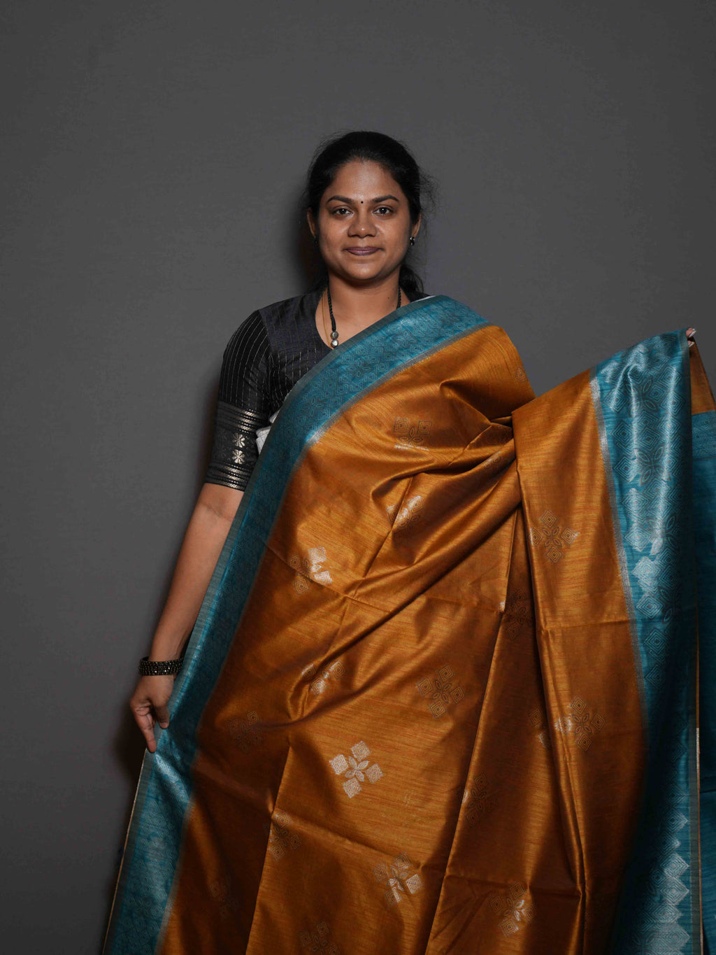 Jute Tussar Sarees Signature Charm / SKU318 – 10