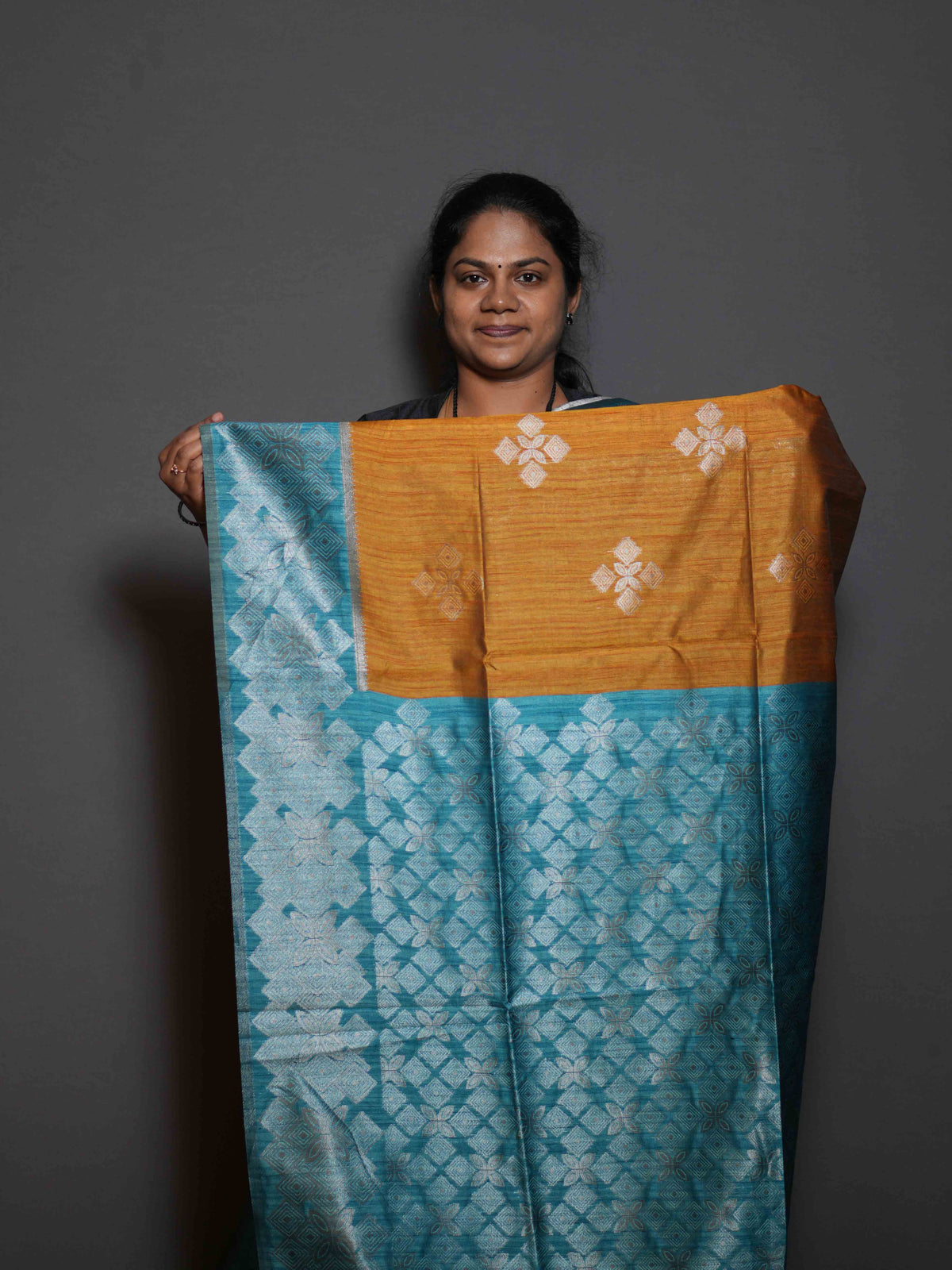 Jute Tussar Sarees Signature Charm / SKU318 – 10