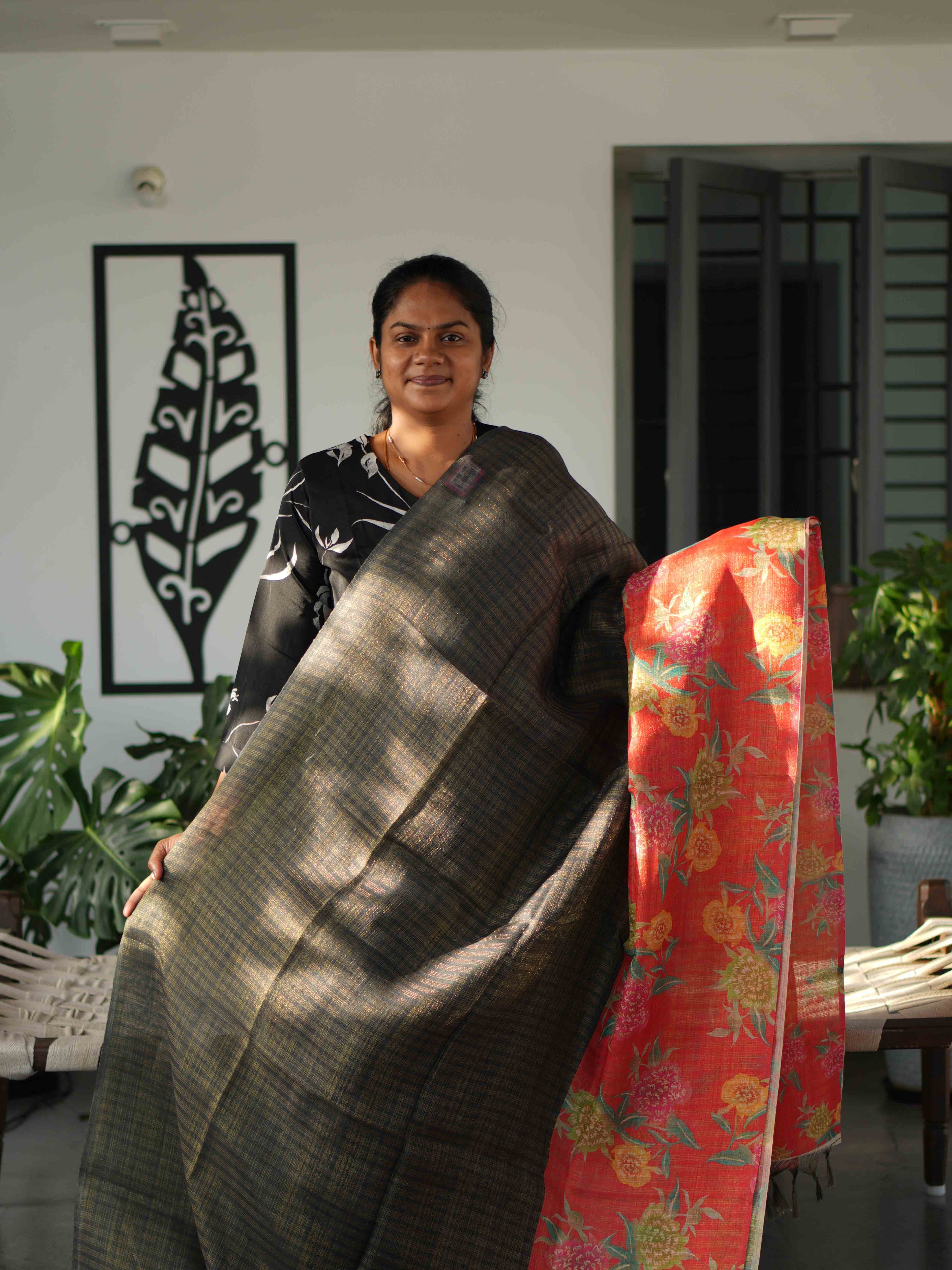 Linen Tissue Sarees Classic Radiance / SKU241 – 4
