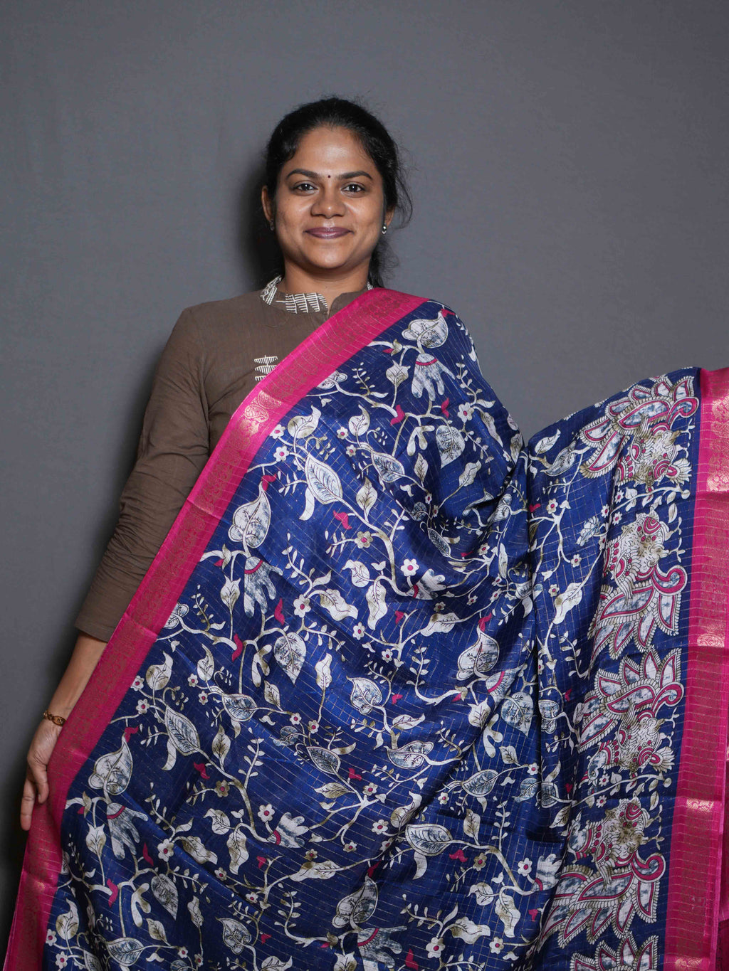 Viscose Zari Checks Sarees Refined Grace / SKU319 – 4
